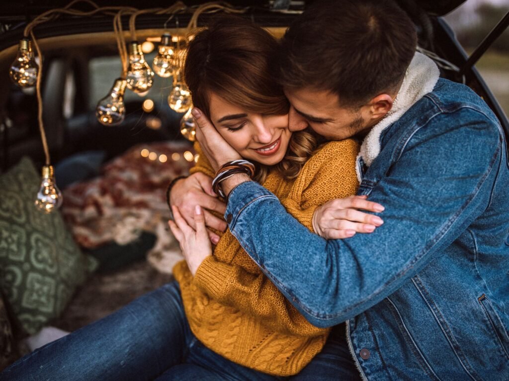 High schooler Online Dating: Is it Safe? - AmoLatina.com